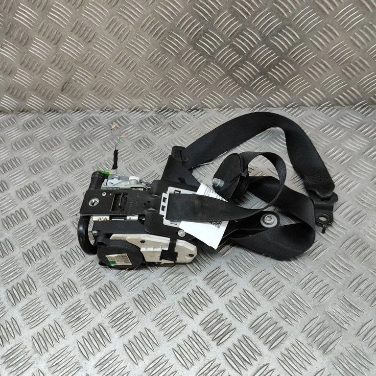 Front seatbelt – Mercedes-Benz CLS-Class C218 X218 (2011-2017)