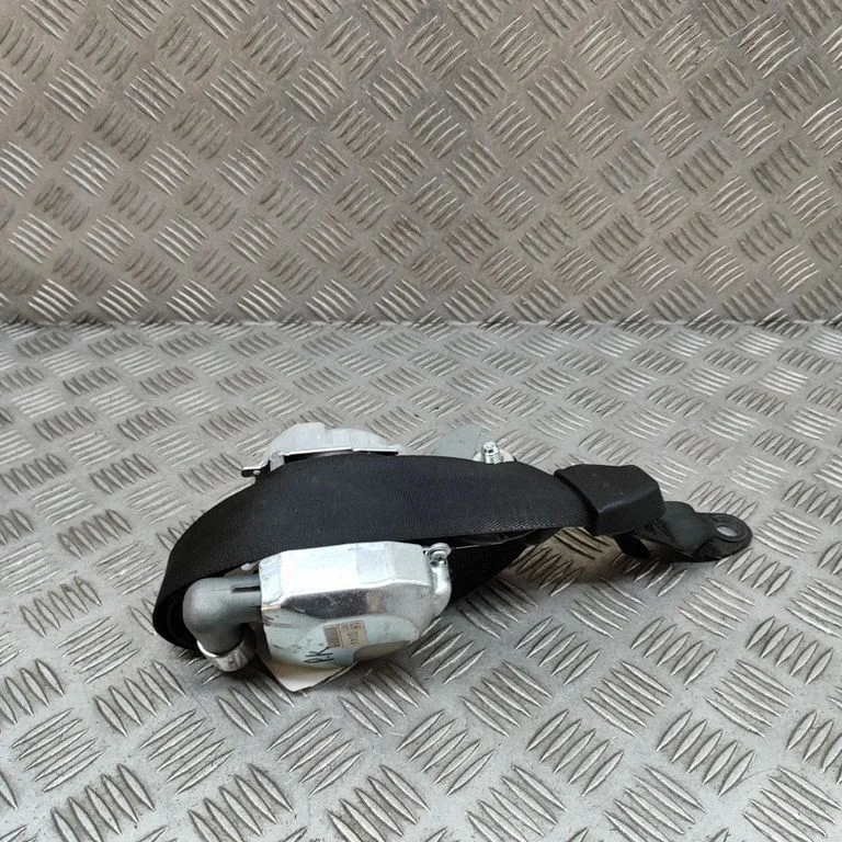 Priekšējā drošības josta 888102P450