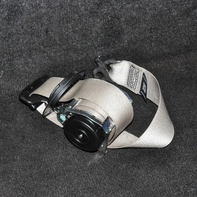 Front seatbelt – BMW 7 Series F01 F02 F03 F04 (2008-2016)