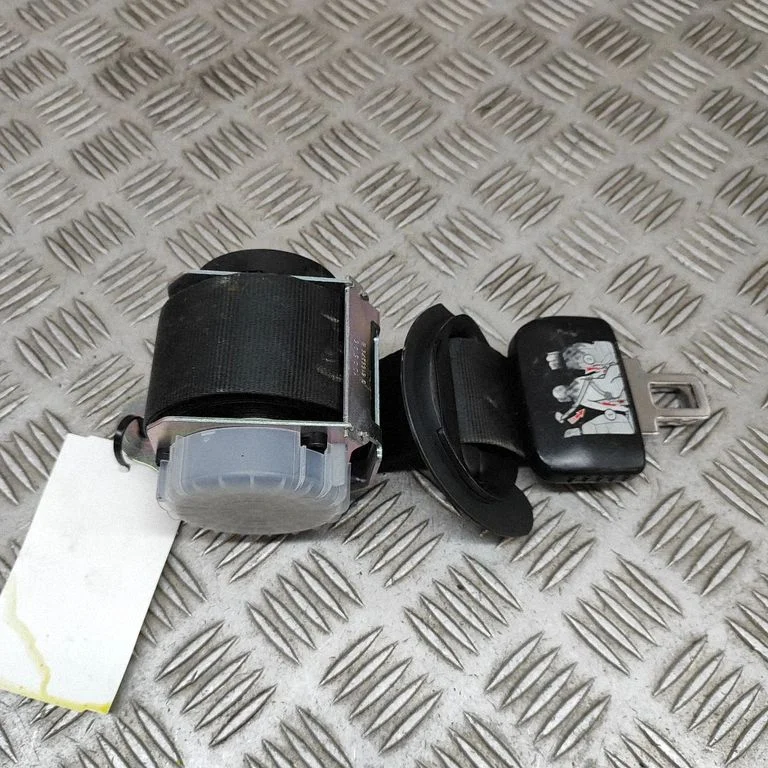 Middle seatbelt (rear) – Volkswagen Sharan (2011-)