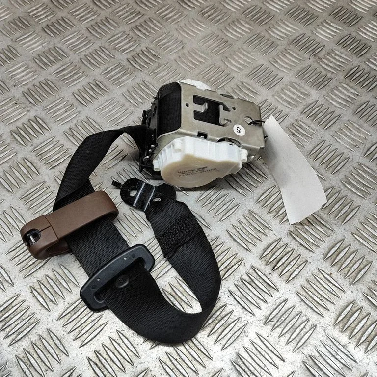 Vidējā drošības josta (aizmugurē) A2228600985