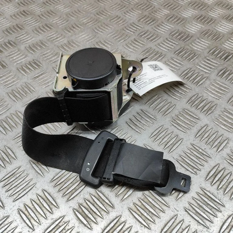 Middle seatbelt (rear) – Maserati Ghibli (2013-)