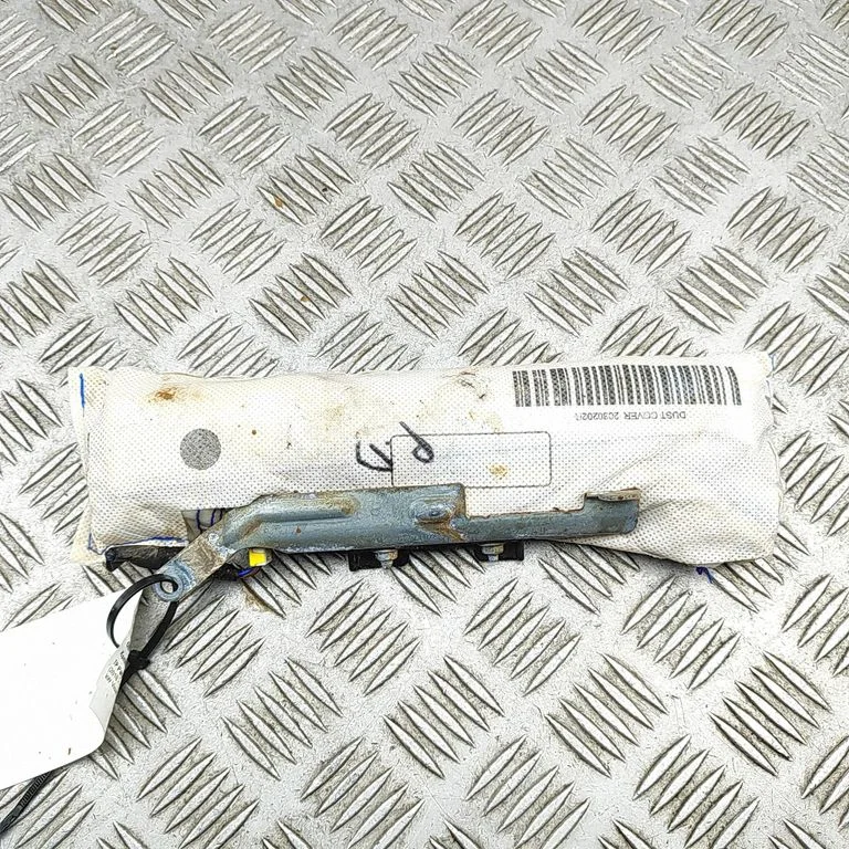 Istme turvapadi 83A880242J