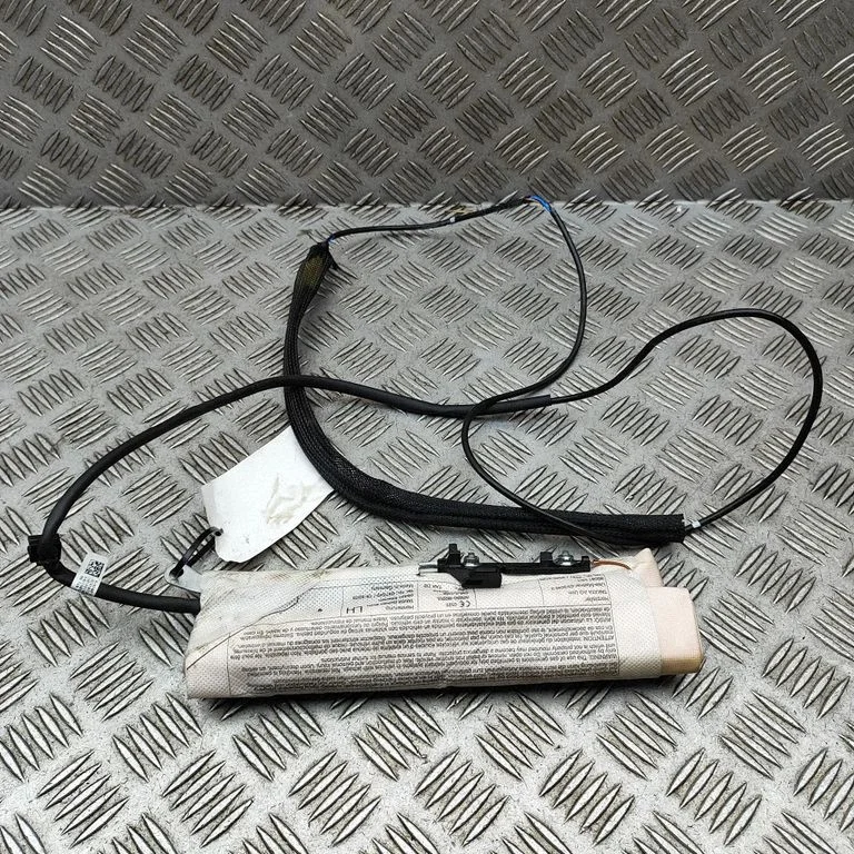 Sēdekļa drošības spilvens 5L0880241B