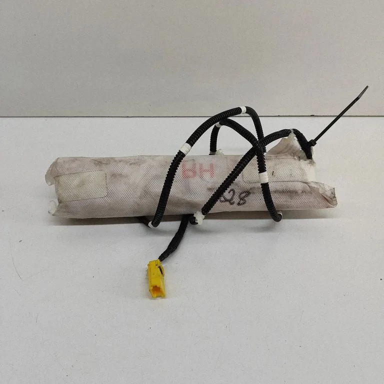 Seat airbag – Tesla Model S (2012-)