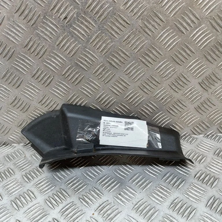 Kita bagažinės apdailos detalė