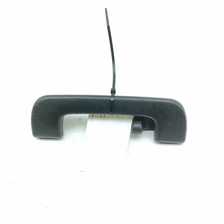 Rokturis aizmugurējais 8R0857607J