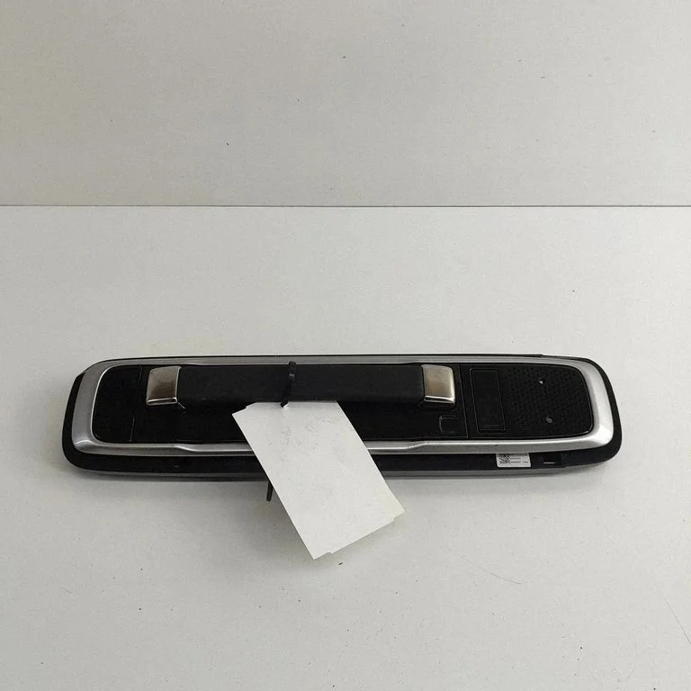 Tagumine lae käepide M8E2521A02CA