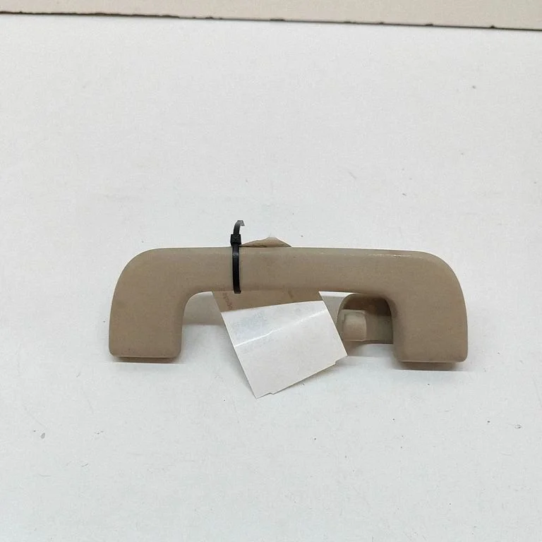 Rokturis aizmugurējais 8R0857607J