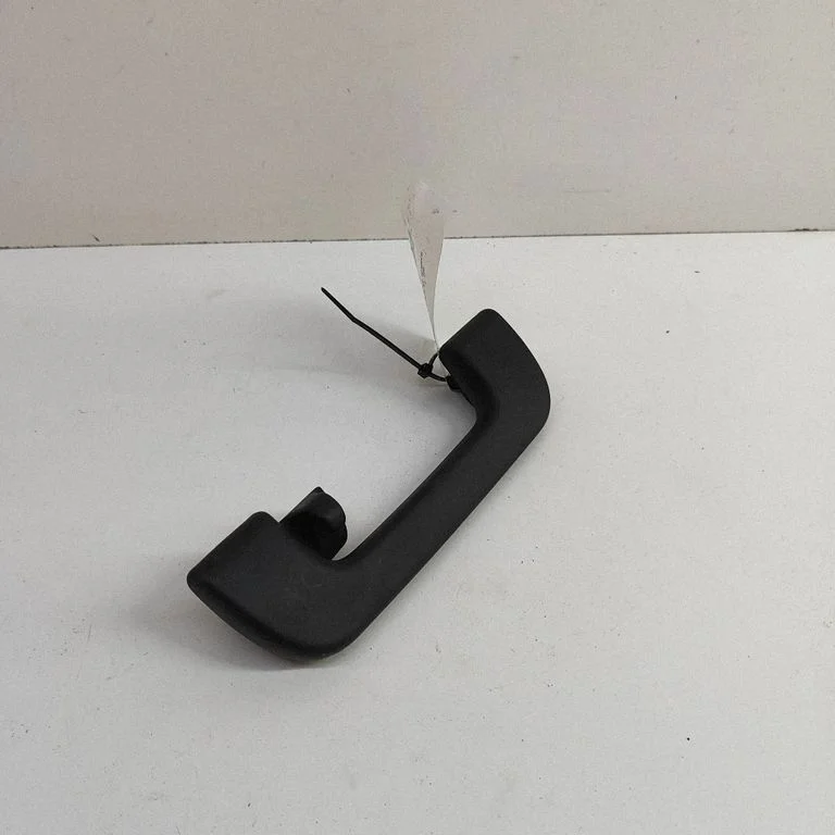Tagumine lae käepide 8W0857607A