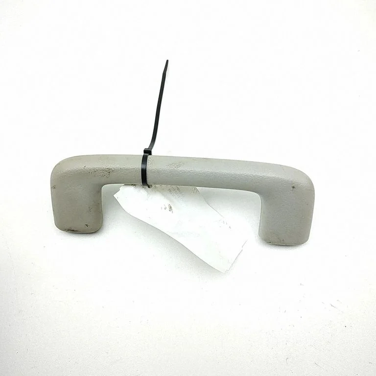 Front interior roof grab handle – Mitsubishi L200 (2015-)