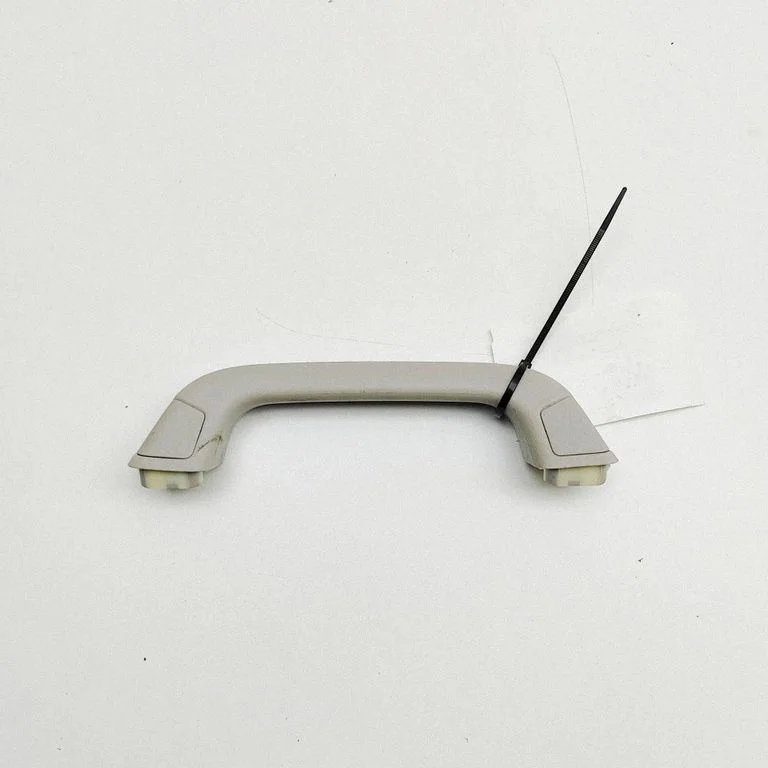 Front interior roof grab handle – Mitsubishi L200 (2015-)