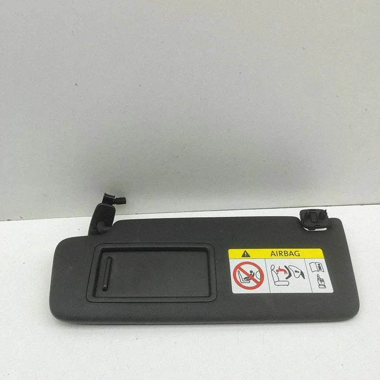 Saulessargs 8W0857551AD