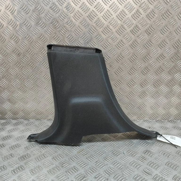 (B) pillar trim (bottom) A1676901112