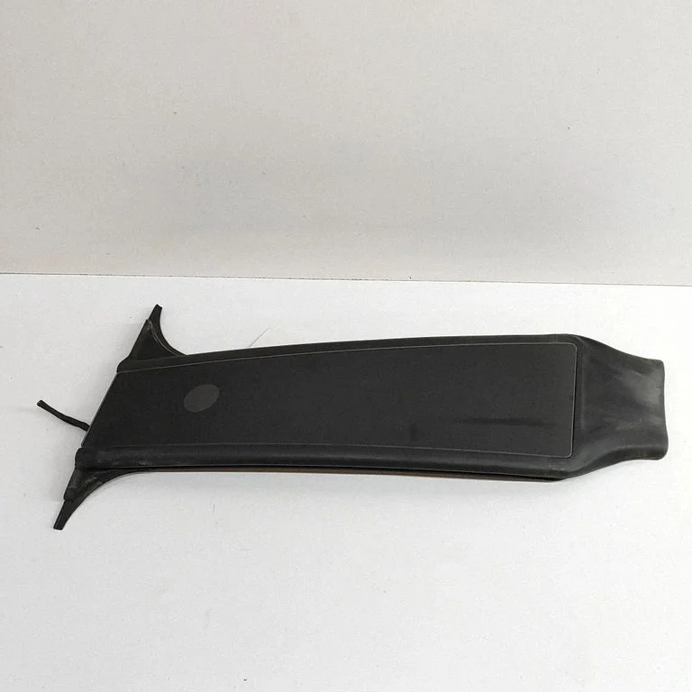 (B) pillar trim (top) – Tesla Model Y (2020-)