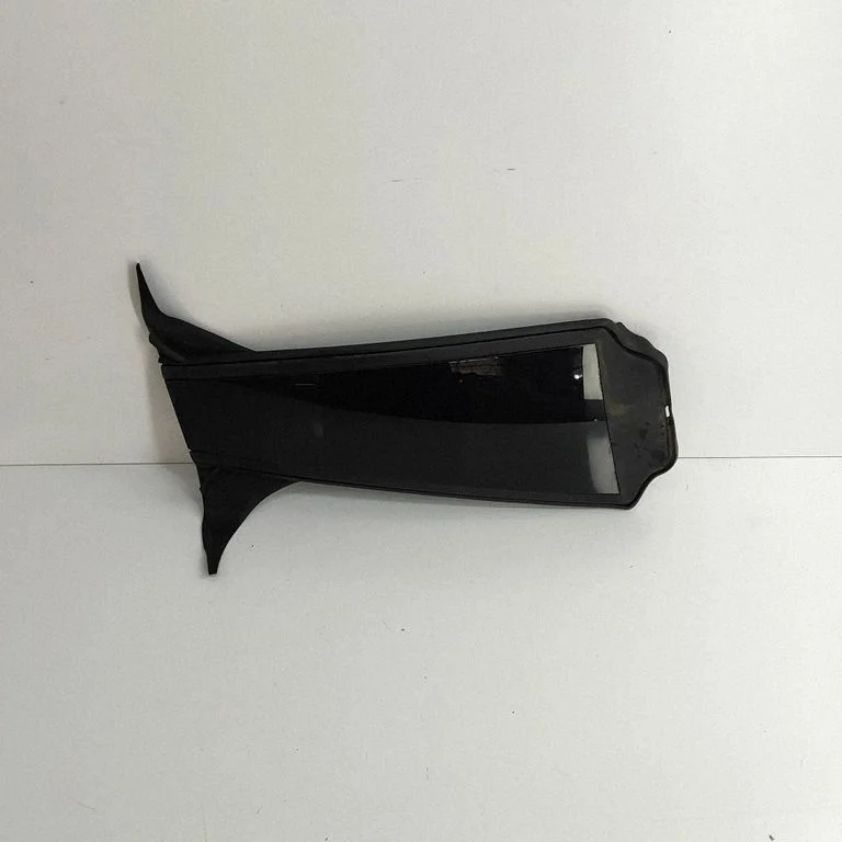 (B) pillar trim (top) 7483187