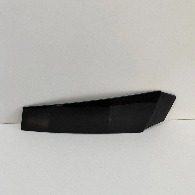 (B) piilari kate (ülemine) – Porsche Taycan 9J1 (2019-)