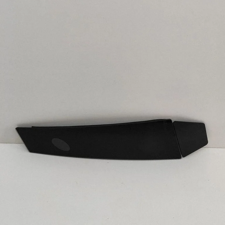 (B) pillar trim (top) – Tesla Model Y (2020-)