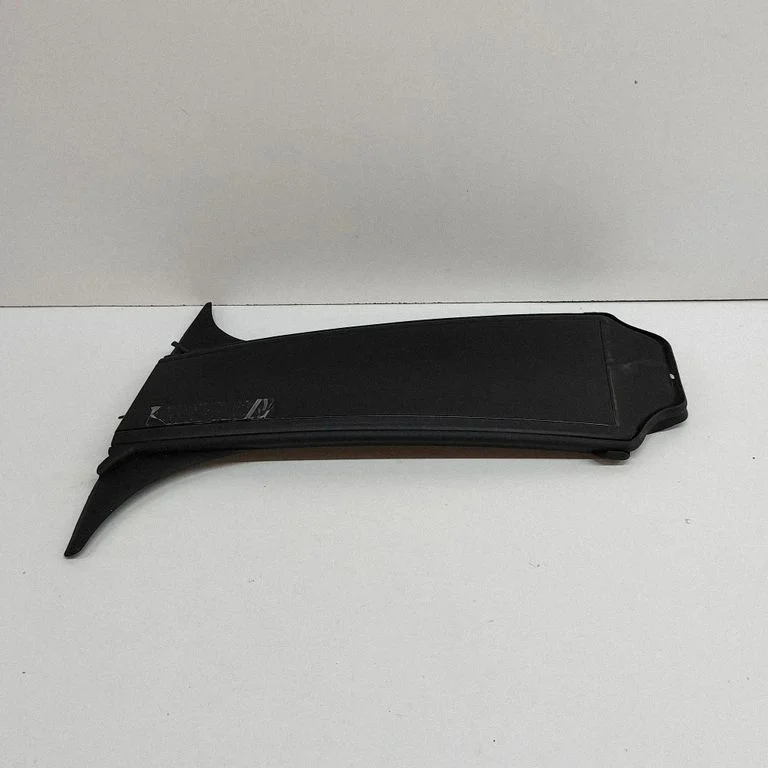 (B) statņa apdare (augšējā) 7483006