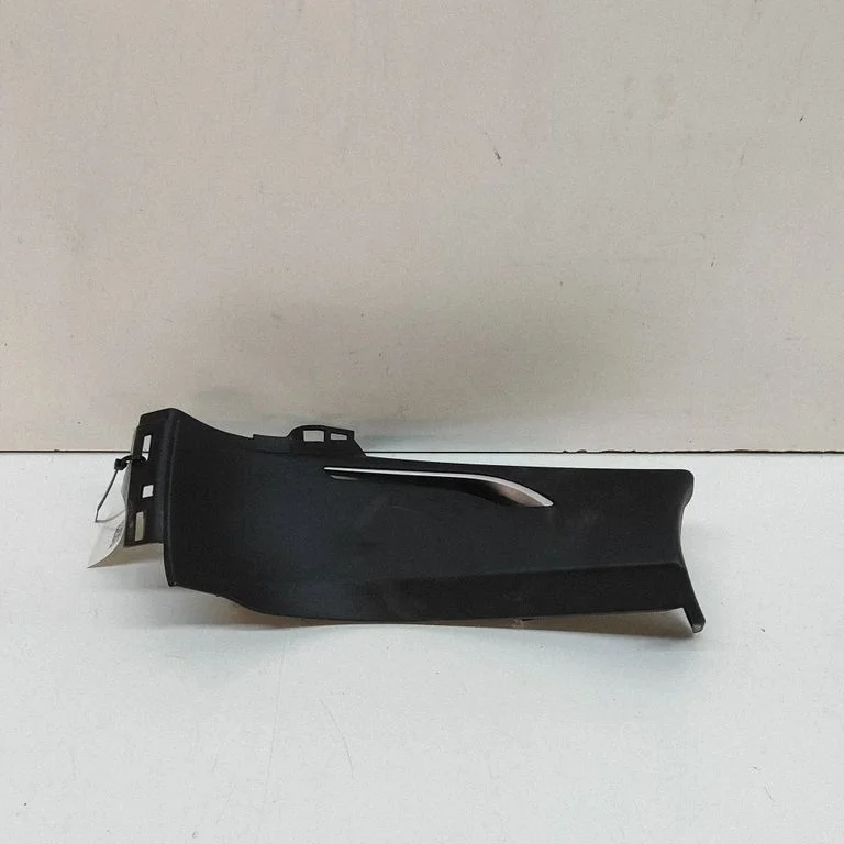(C) pillar trim 102473000C