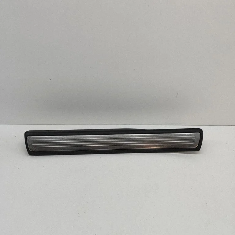 Aizmugurējā sliekšņa apdare (iekšējā) A2226808335