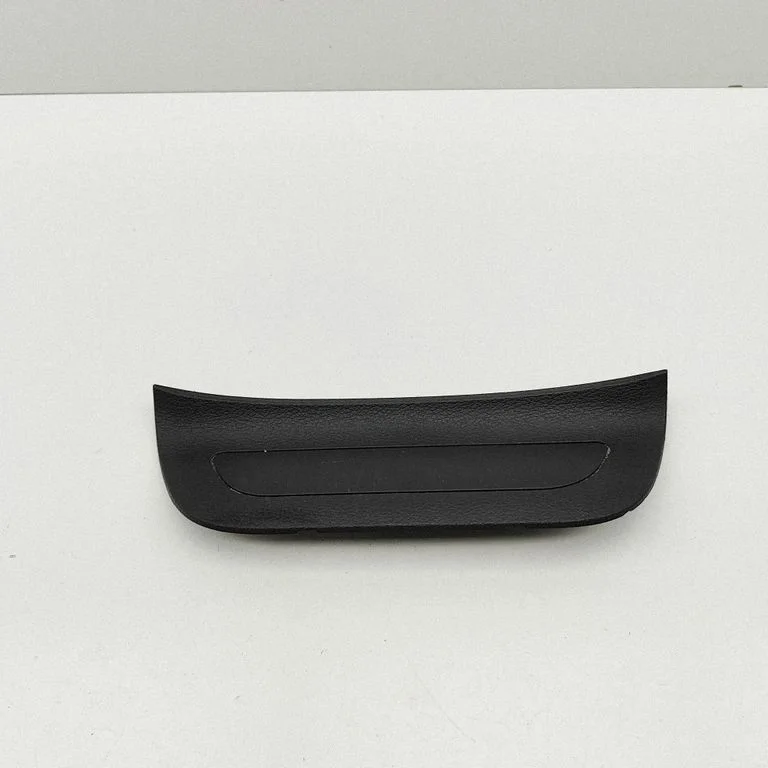 Rear sill trim cover 85878R2000