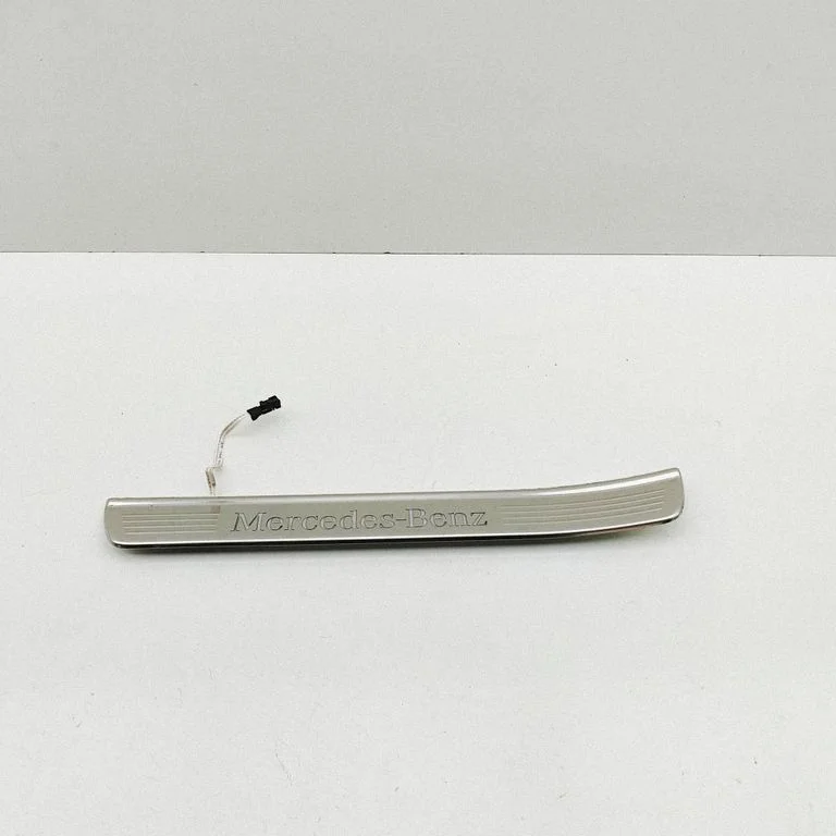 Rear sill trim cover A2226809335
