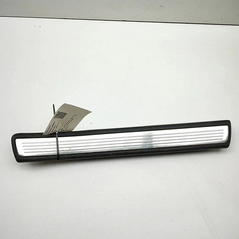 Aizmugurējā sliekšņa apdare (iekšējā) A2226808435