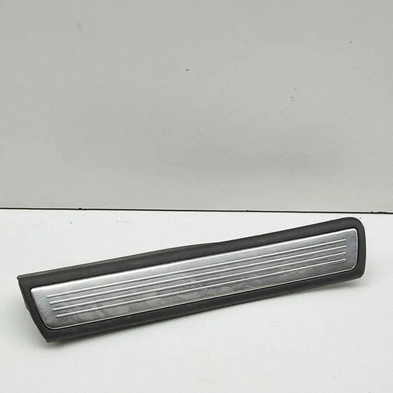 Aizmugurējā sliekšņa apdare (iekšējā) A2226800835