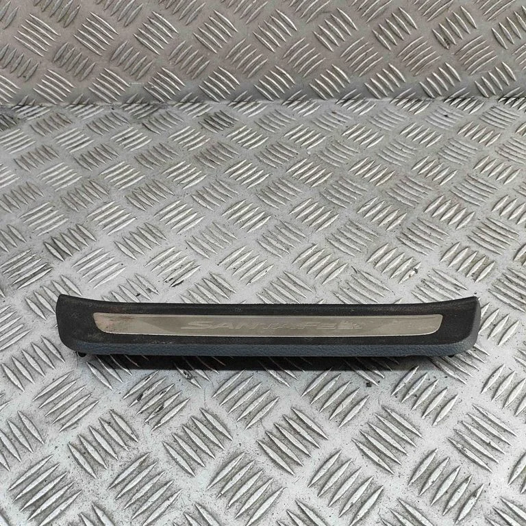 Aizmugurējā sliekšņa apdare (iekšējā) 858782W500