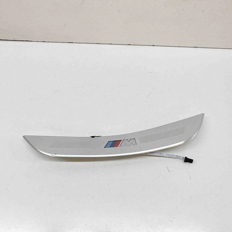 Aizmugurējā sliekšņa apdare (iekšējā) 8077339