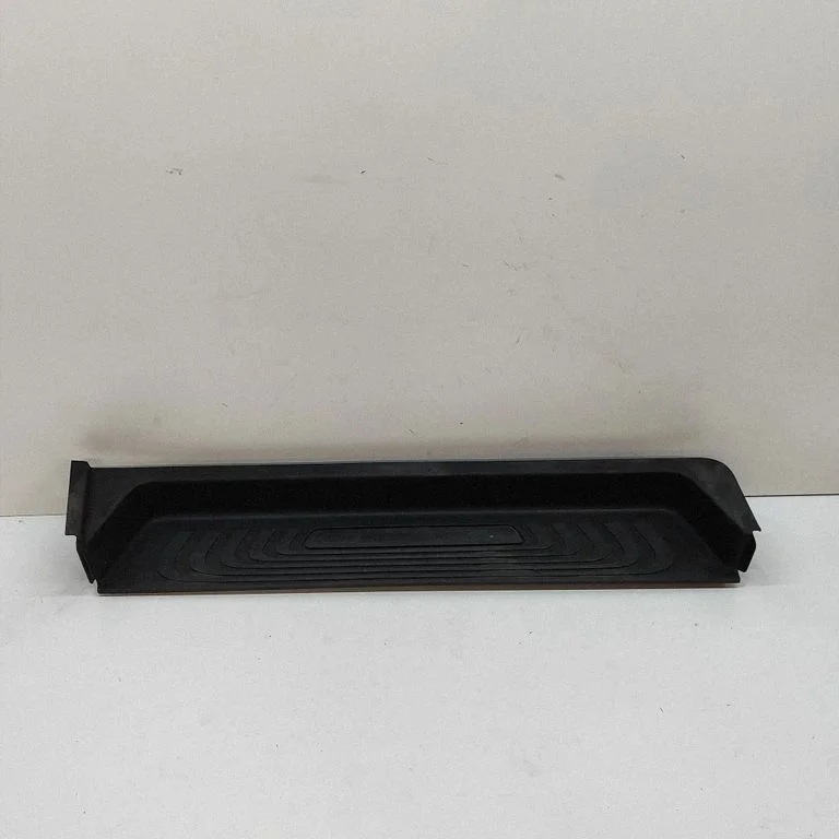 Aizmugurējā sliekšņa apdare (iekšējā) A4476803106