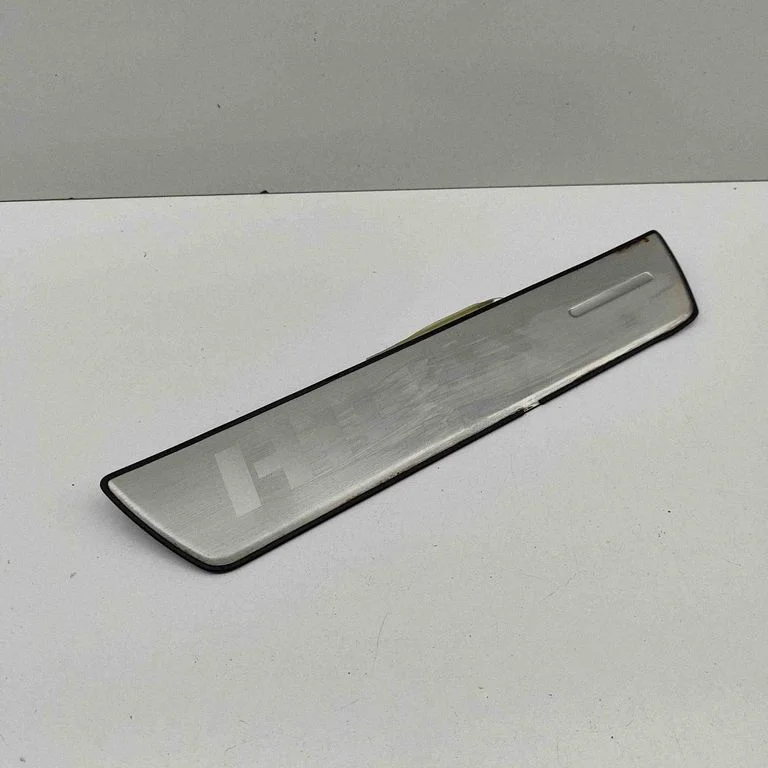 Aizmugurējā sliekšņa apdare (iekšējā) 67916KK010C0