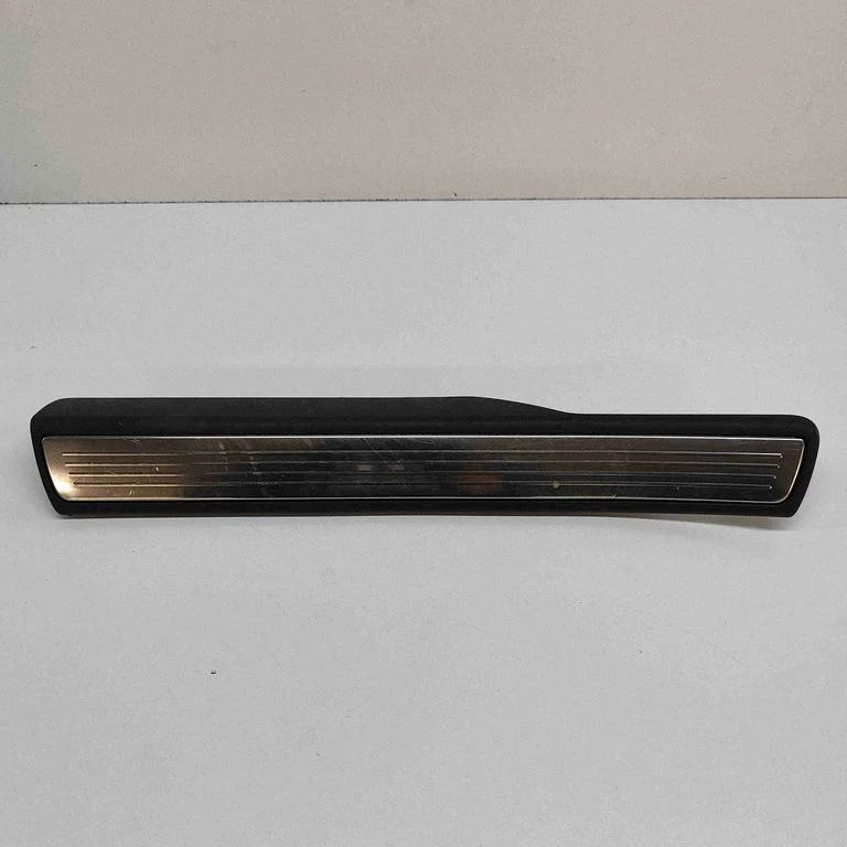 Aizmugurējā sliekšņa apdare (iekšējā) A2226808335