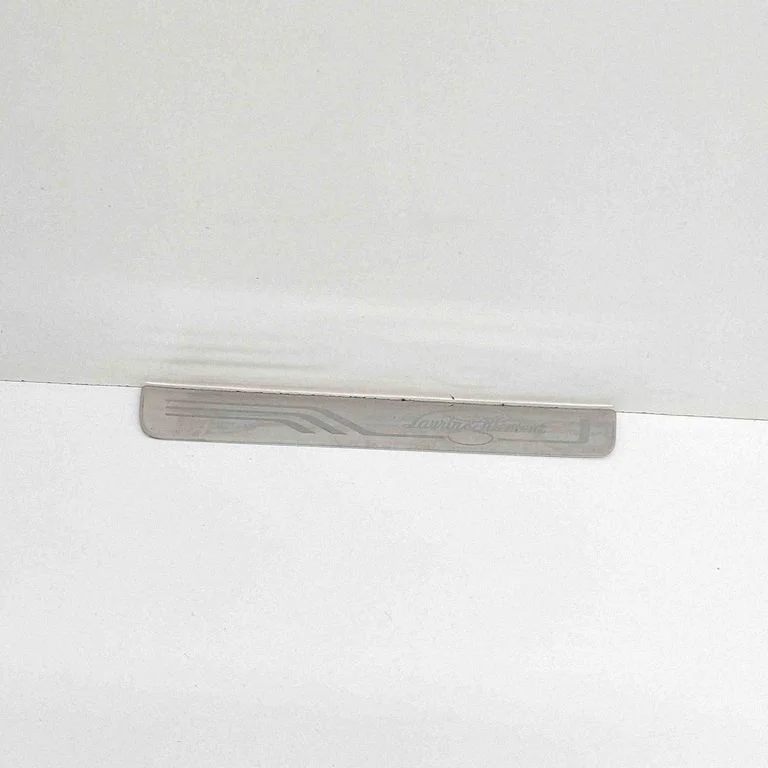 Aizmugurējā sliekšņa apdare (iekšējā) 3V0853557G