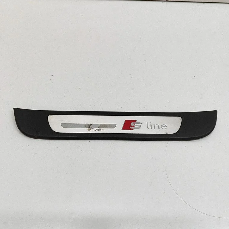 Aizmugurējā sliekšņa apdare (iekšējā) – Audi A6 S6 C7 4G (2011-2018)