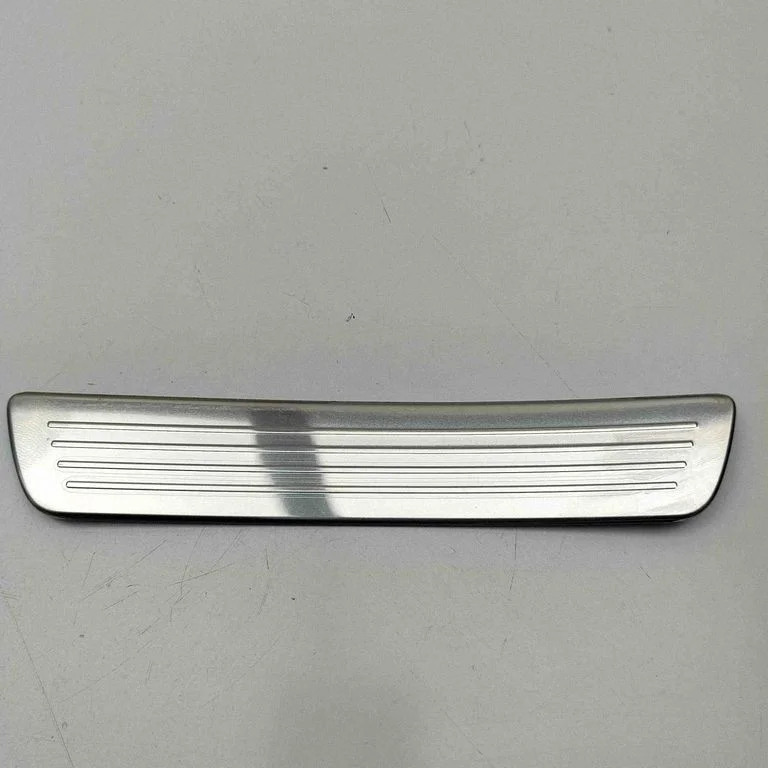 Aizmugurējā sliekšņa apdare (iekšējā) A2466800335