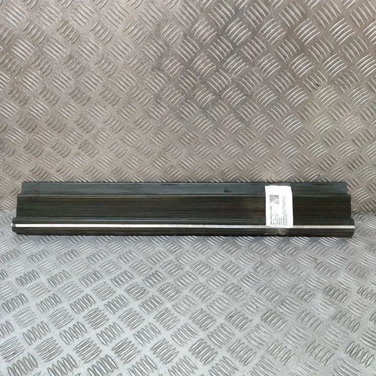 Aizmugurējā sliekšņa apdare (iekšējā) A1266800235