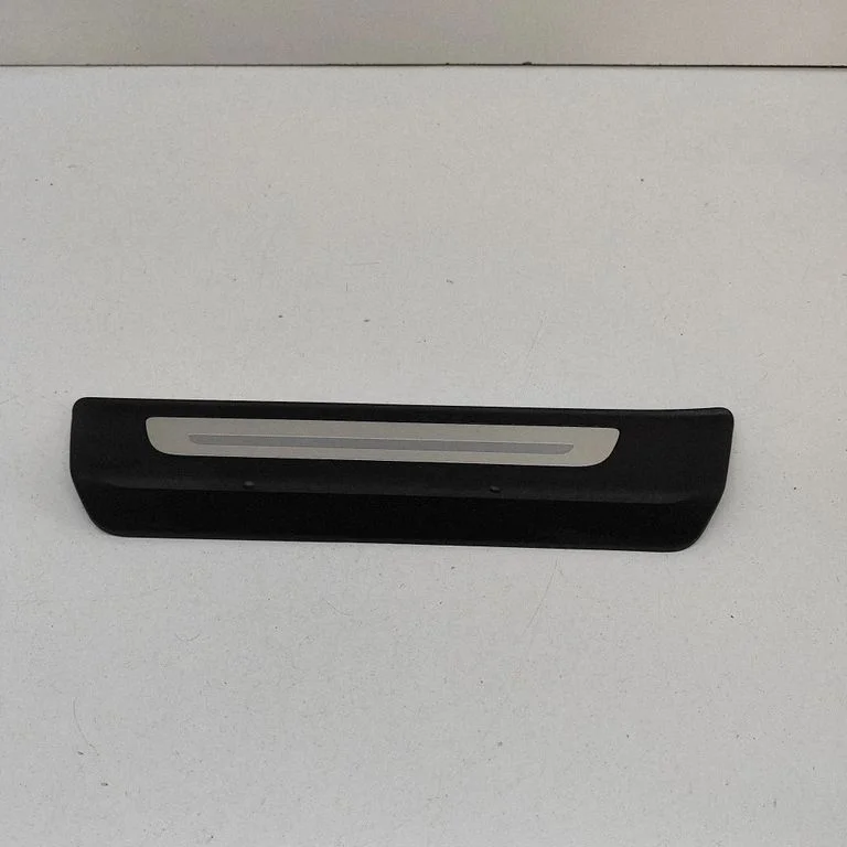 Aizmugurējā sliekšņa apdare (iekšējā) 4M0853375B