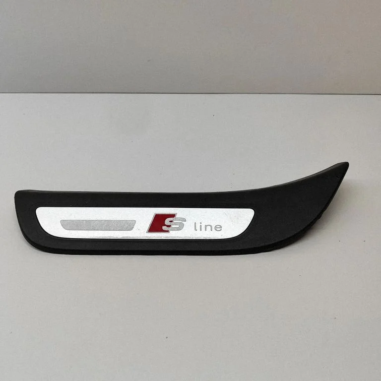 Listwa progowa tylna (wewnętrzna) 8R0853375A
