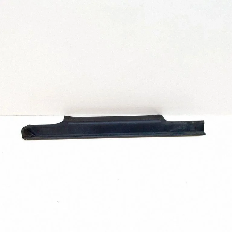Rear sill trim cover A2516800235