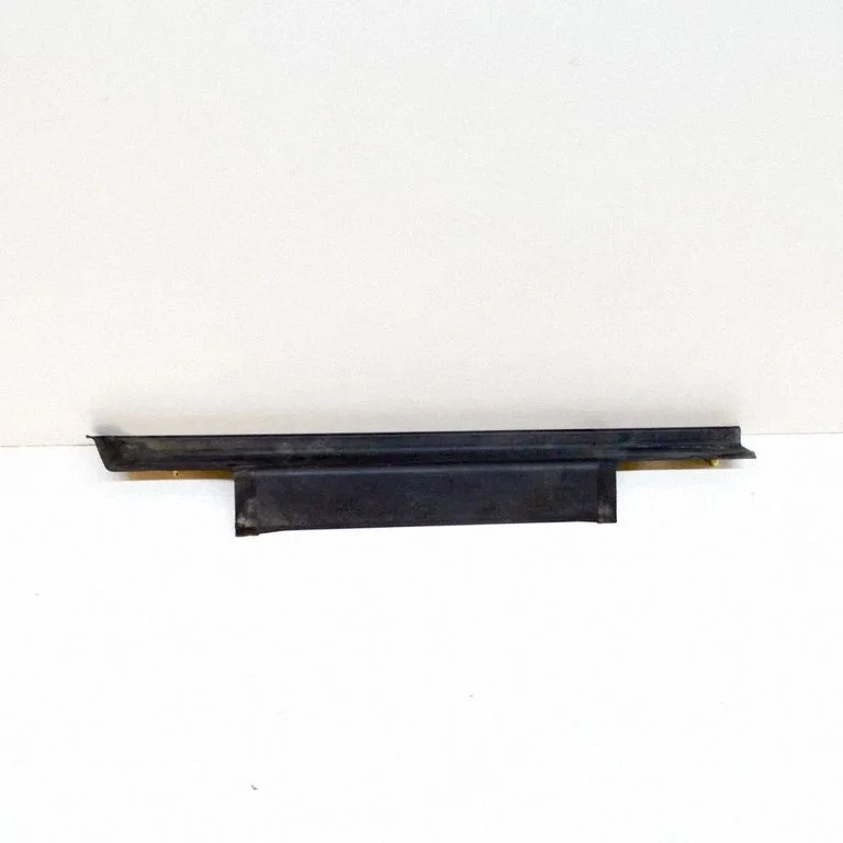 Rear sill trim cover A2516800535