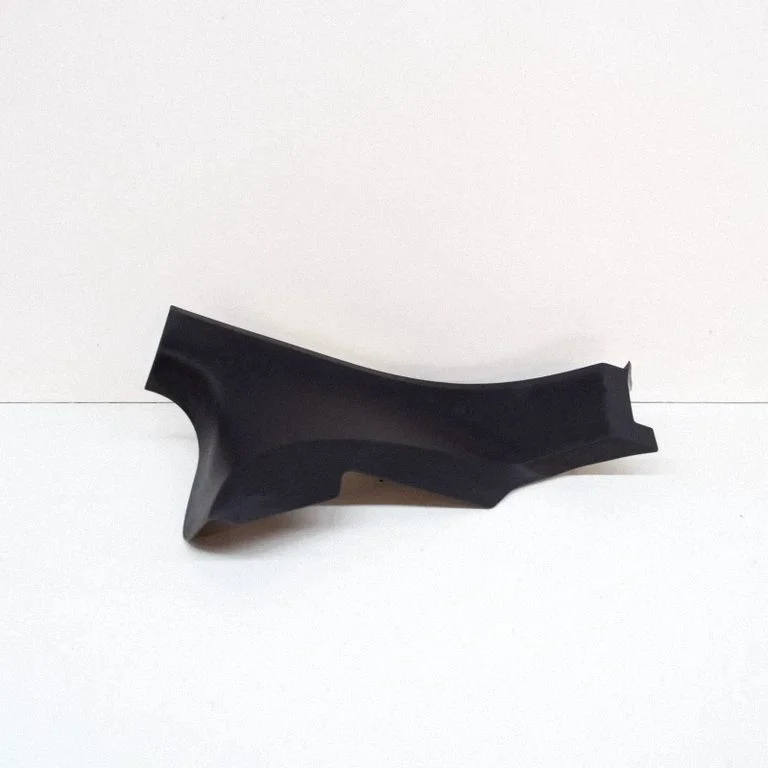 Rear sill trim cover – Tesla Model Y (2020-)