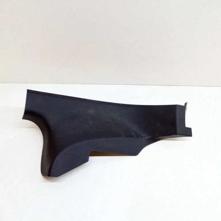Rear sill trim cover – Tesla Model Y (2020-)