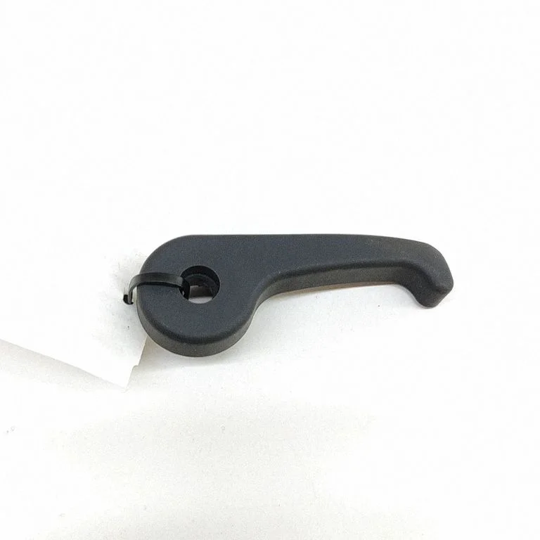 Engine bonnet (hood) release handle 811812B900