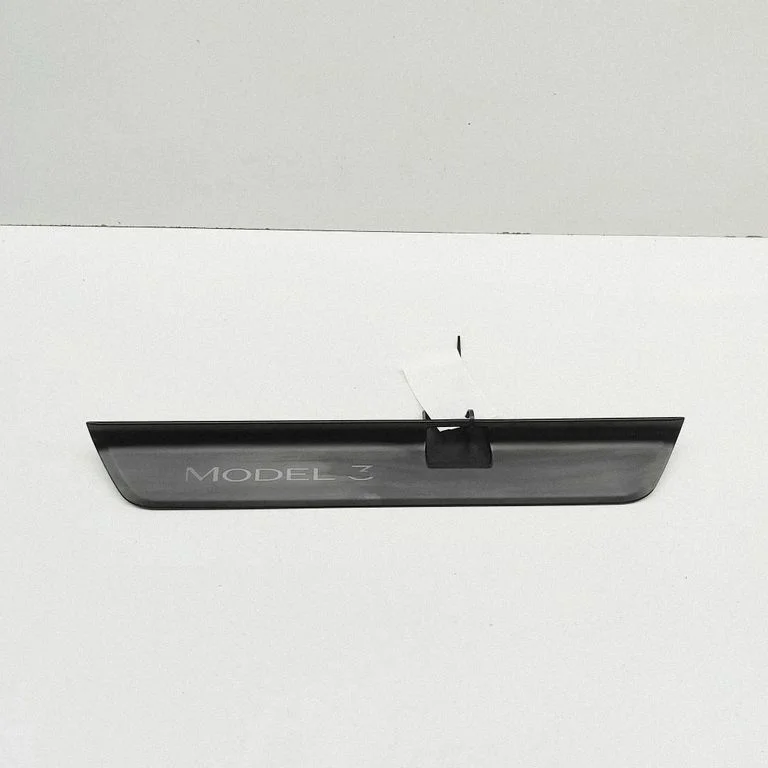 Priekšējā sliekšņa apdare (iekšējā) 176366701A