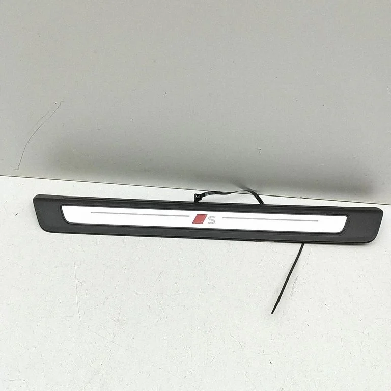 Priekšējā sliekšņa apdare (iekšējā) 80A947417E