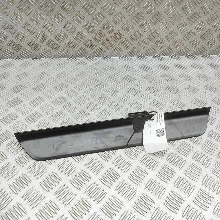 Priekšējā sliekšņa apdare (iekšējā) 176366701