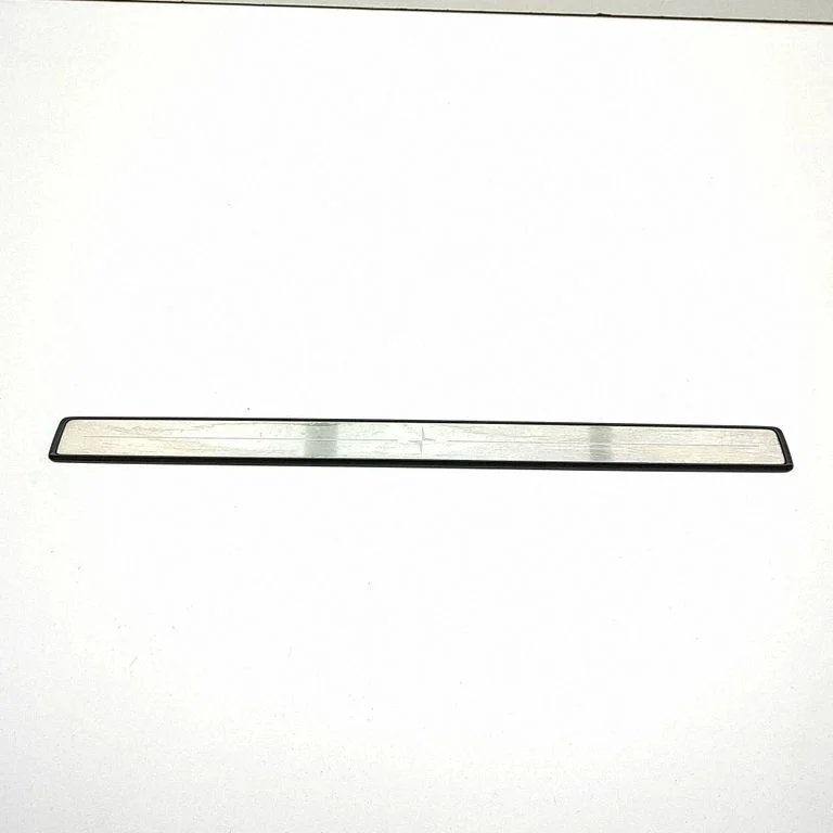 Front sill trim cover – Polestar 2 (2020-)