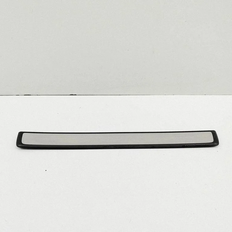 Priekšējā sliekšņa apdare (iekšējā) 32289844